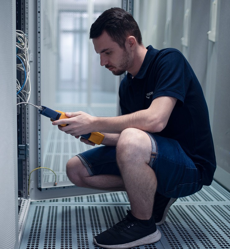 The technician is conducting a network maintenance in order for the VPS hosting to be running with near-zero downtime.